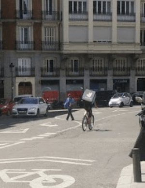 Bicimensajera de Deliveroo