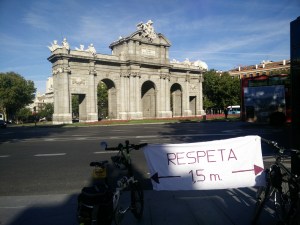 Pancarta «Respeta 1,5 m»