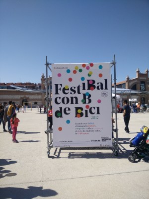 Cartel anunciador del FestiBal con B de Bici