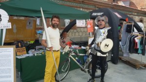 FestiBal - Don Quijote visita el puesto de Pedalibre